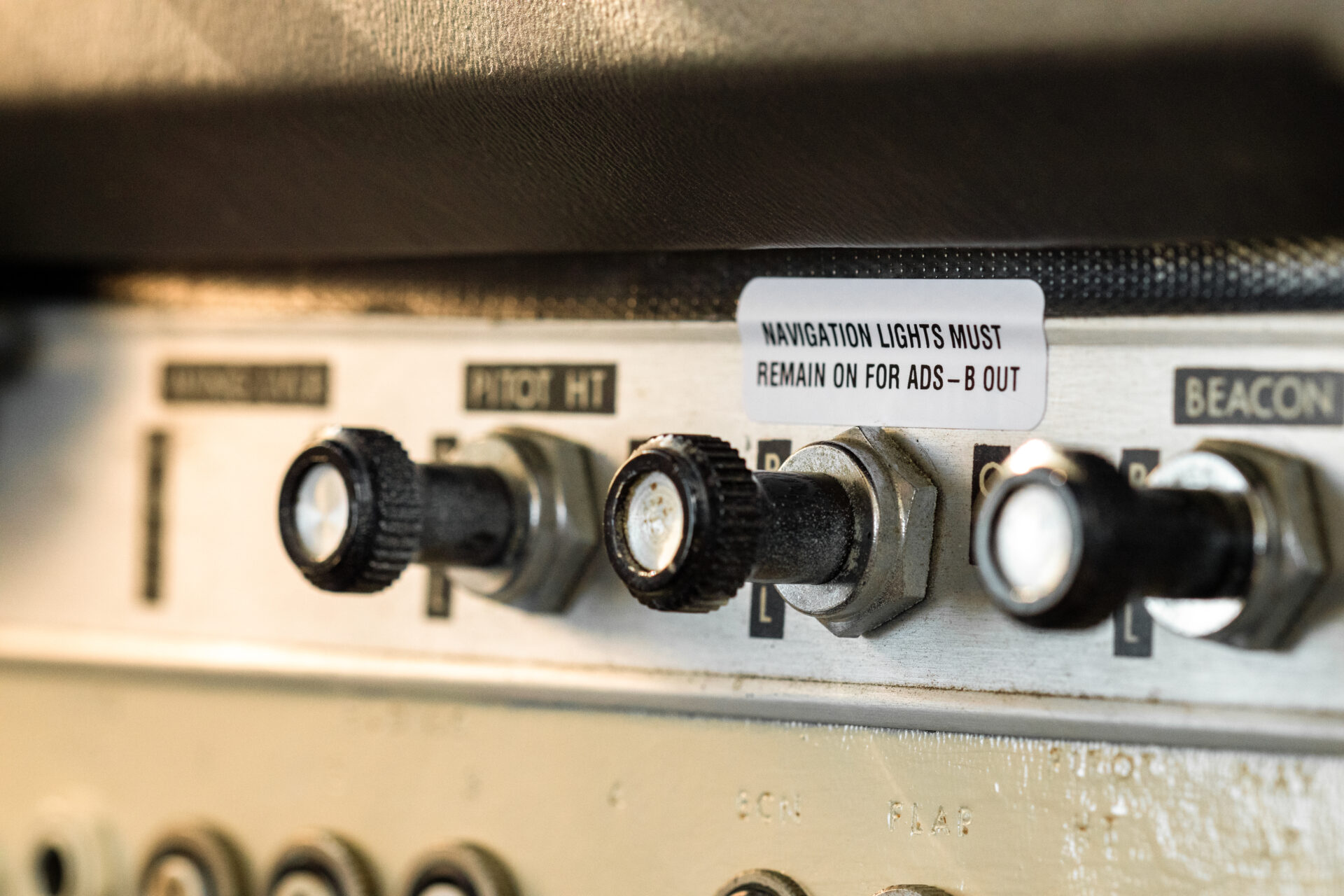 uAvionix tailBeacon TSO 5 uAvionix tailBeacon TSO - Image 4